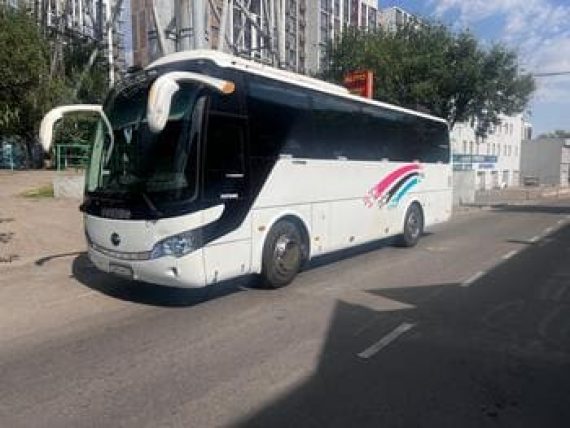 Средний туристичепский автобус Yutong ZK6938HB9