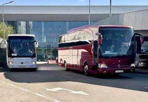 Туристические автобусы Mercedes Travego и Tourizmo, в аэропорту Алматы. Трансфер аэропорт Алматы