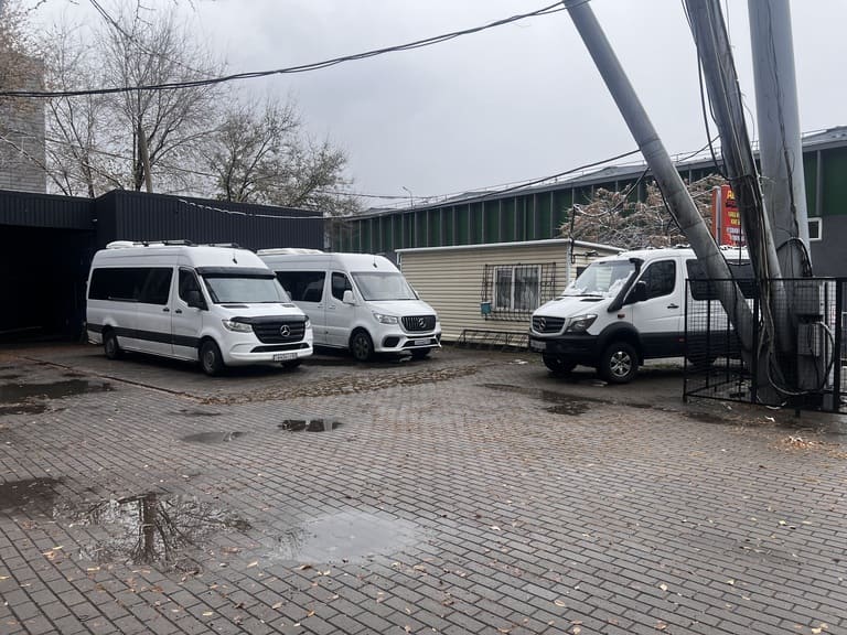 baza_busrent_sprinters База и адрес BusRent вид со входа